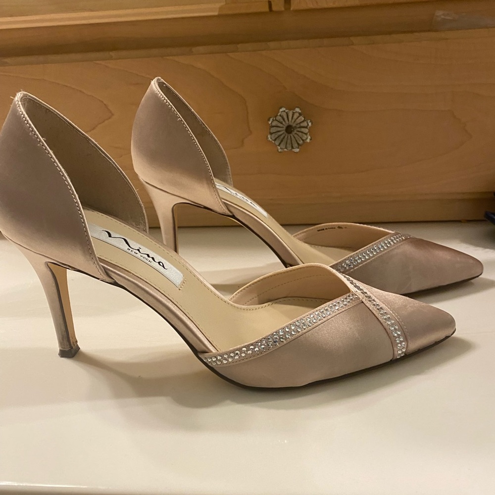 Blush pink heels. Size 7.5 excellent condition